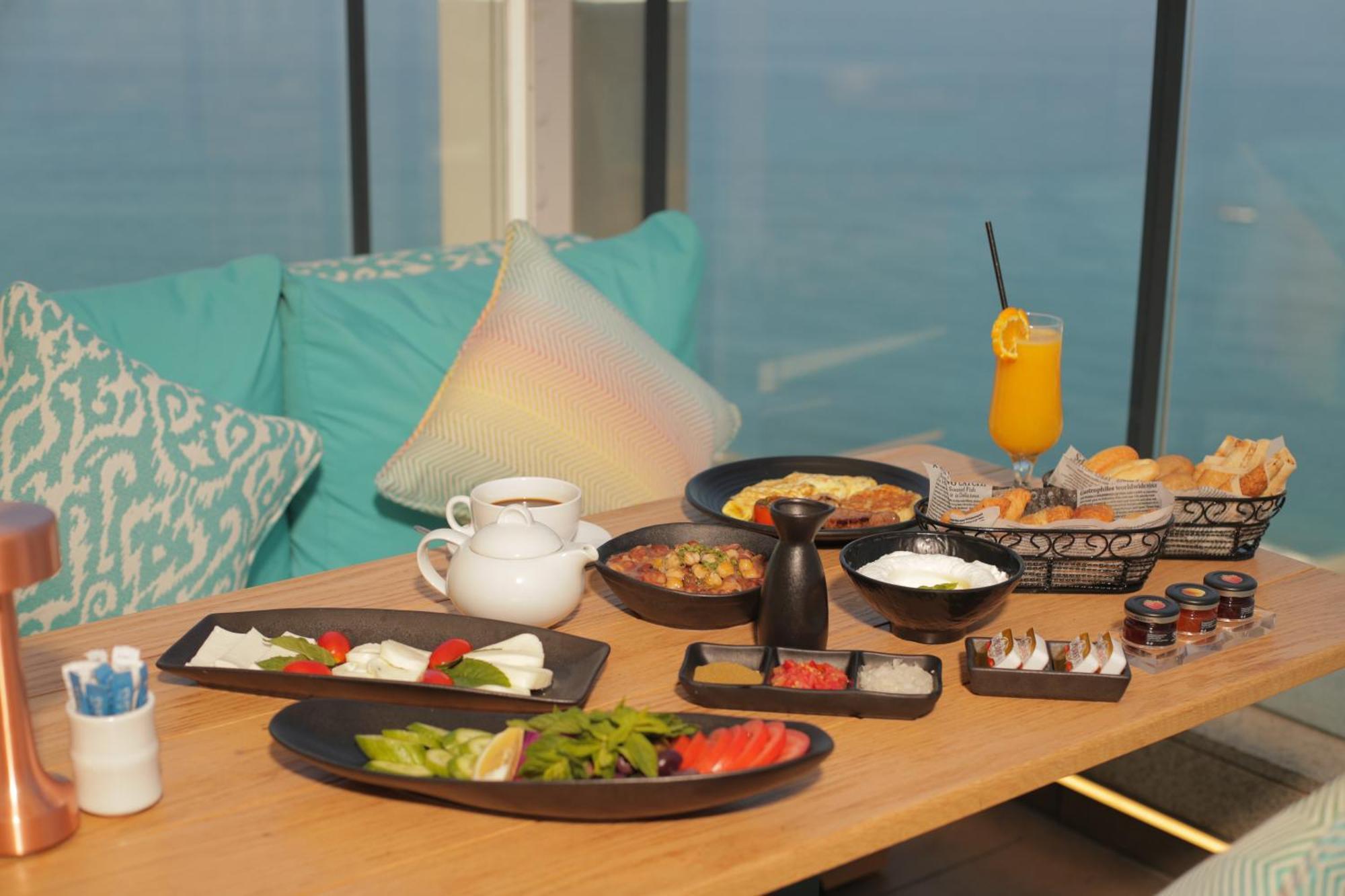 Raouche Arjaan By Rotana Aparthotel Beirut Exterior photo