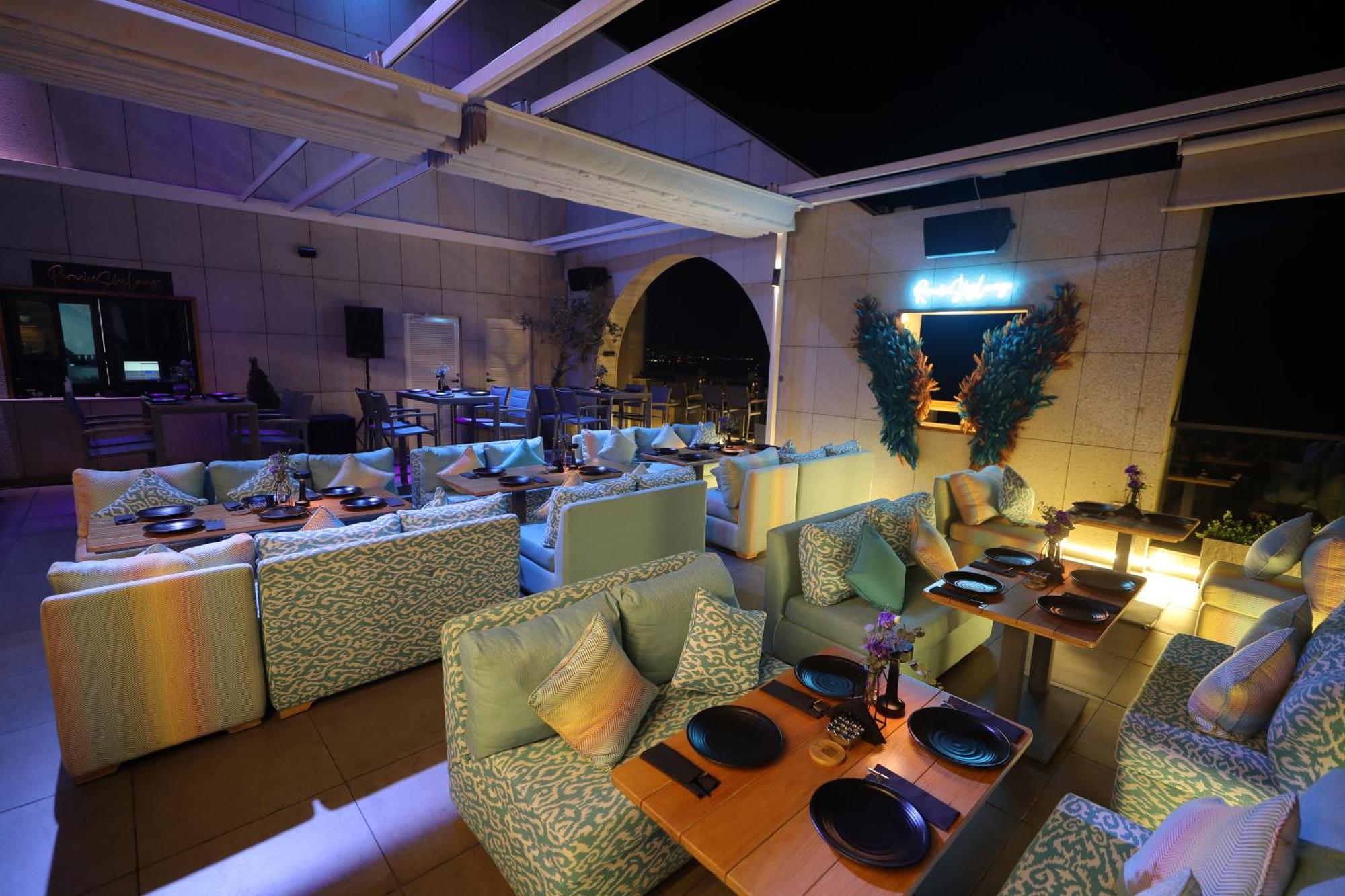 Raouche Arjaan By Rotana Aparthotel Beirut Exterior photo