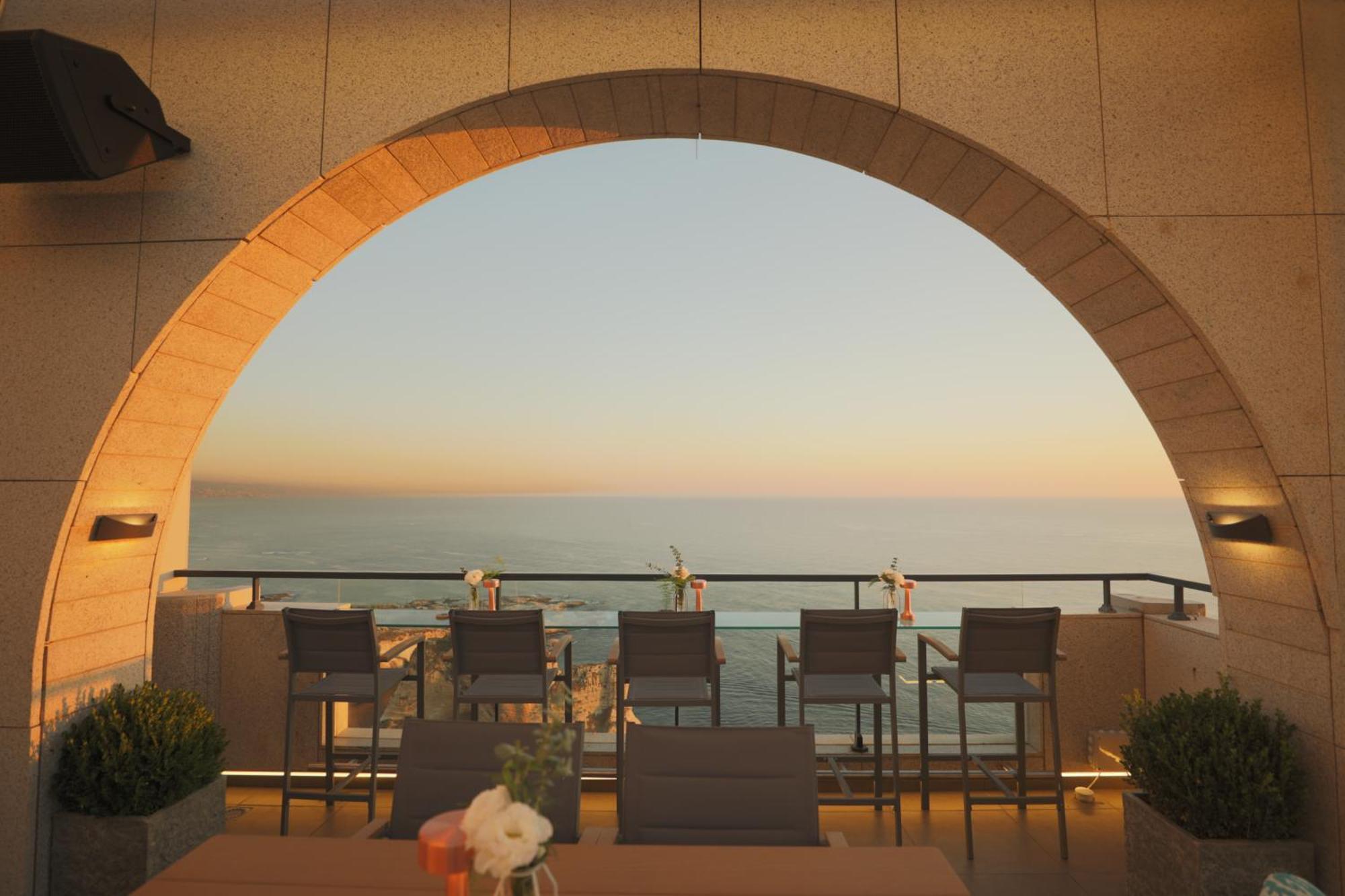 Raouche Arjaan By Rotana Aparthotel Beirut Exterior photo
